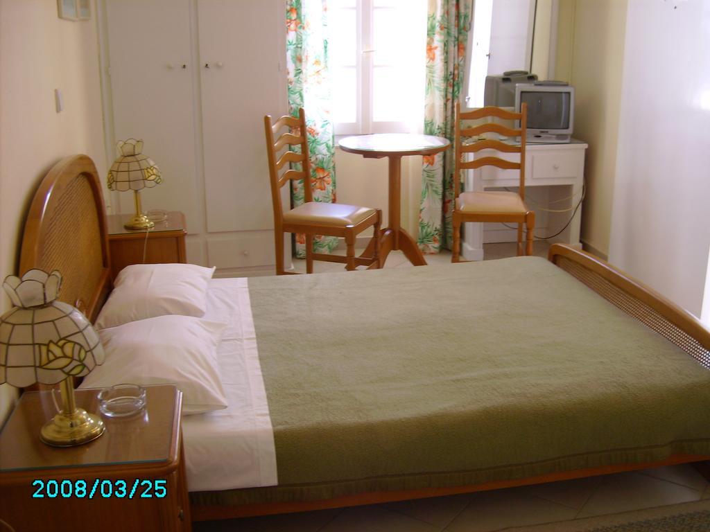 Sea Colours Rooms & Apartments Ermoupoli Habitación foto